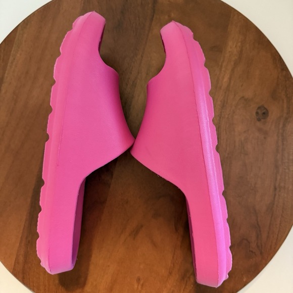 Hello Kitty by Sanrio Logo Bright Pink Adult's Slide Women's Size 9/10 Comfort - Picture 10 of 12